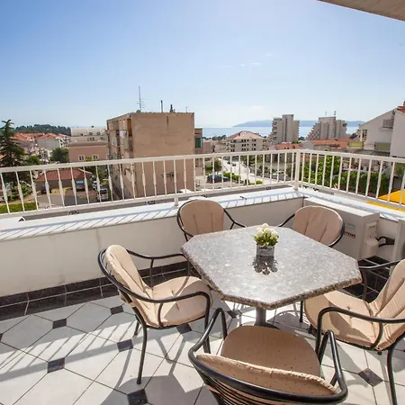 Nikola Apartman *